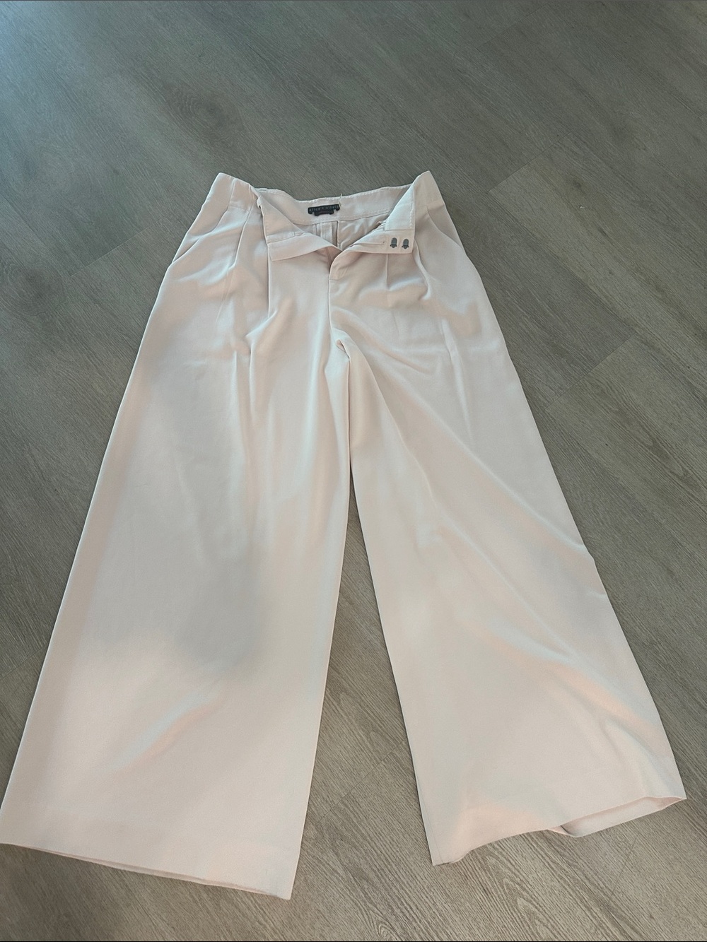 Alice + Olivia Blush Wide-Leg Cropped Pants